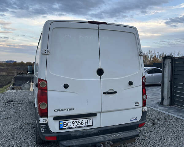 Белый Фольксваген Крафтер, объемом двигателя 1.97 л и пробегом 290 тыс. км за 13500 $, фото 3 на Automoto.ua