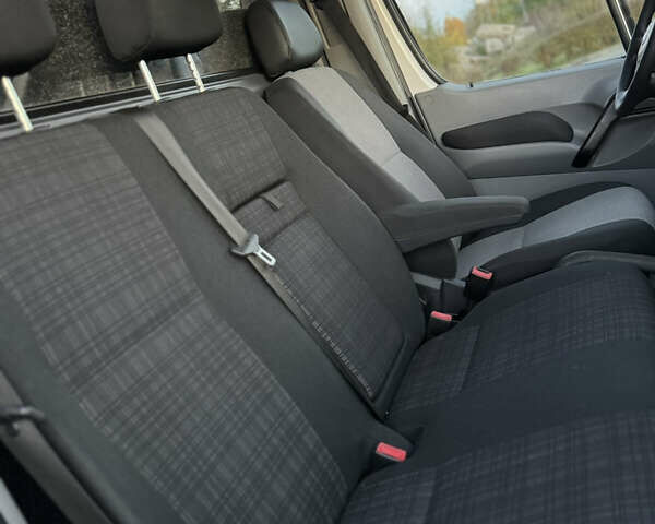 Білий Фольксваген Крафтєр, об'ємом двигуна 2 л та пробігом 147 тис. км за 19700 $, фото 33 на Automoto.ua