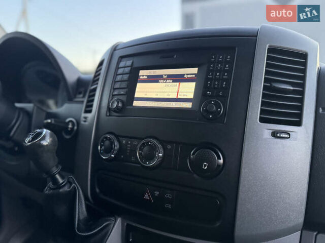 Белый Фольксваген Крафтер, объемом двигателя 2 л и пробегом 147 тыс. км за 19800 $, фото 3 на Automoto.ua