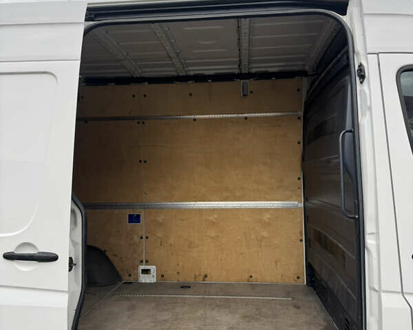 Белый Фольксваген Крафтер, объемом двигателя 1.97 л и пробегом 350 тыс. км за 13650 $, фото 18 на Automoto.ua