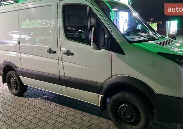 Белый Фольксваген Крафтер, объемом двигателя 1.97 л и пробегом 468 тыс. км за 14200 $, фото 7 на Automoto.ua