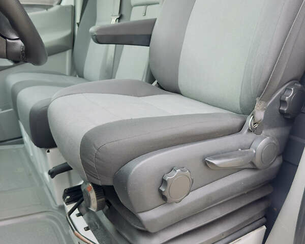 Белый Фольксваген Крафтер, объемом двигателя 0 л и пробегом 289 тыс. км за 15500 $, фото 15 на Automoto.ua