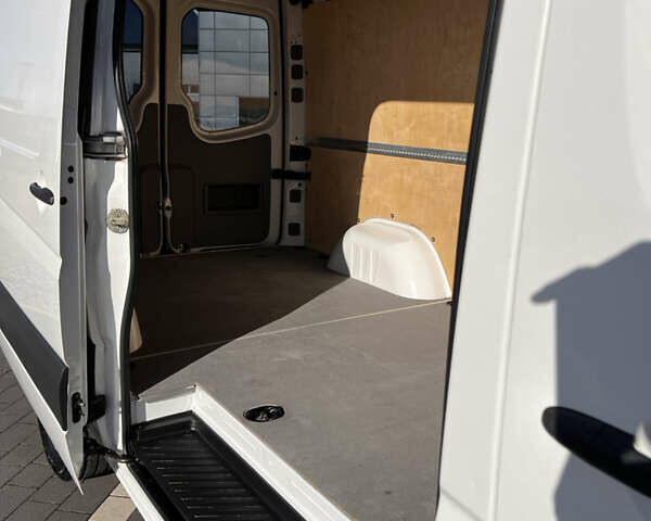 Белый Фольксваген Крафтер, объемом двигателя 0 л и пробегом 233 тыс. км за 15700 $, фото 16 на Automoto.ua