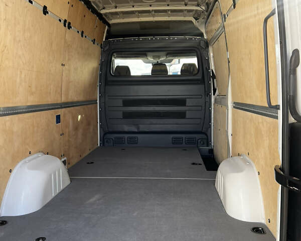 Белый Фольксваген Крафтер, объемом двигателя 0 л и пробегом 233 тыс. км за 15700 $, фото 9 на Automoto.ua