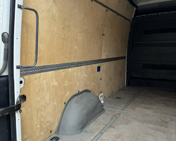 Белый Фольксваген Крафтер, объемом двигателя 1.97 л и пробегом 350 тыс. км за 13650 $, фото 25 на Automoto.ua