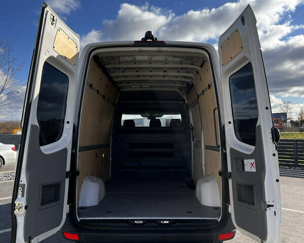 Белый Фольксваген Крафтер, объемом двигателя 0 л и пробегом 233 тыс. км за 15700 $, фото 8 на Automoto.ua