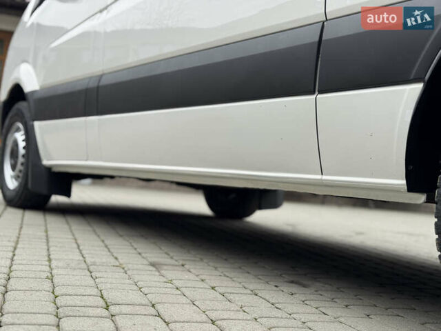 Белый Фольксваген Крафтер, объемом двигателя 1.97 л и пробегом 350 тыс. км за 13650 $, фото 36 на Automoto.ua