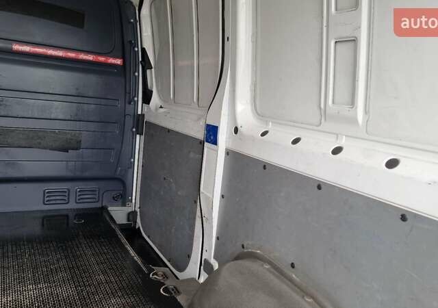 Белый Фольксваген Крафтер, объемом двигателя 1.97 л и пробегом 468 тыс. км за 14200 $, фото 24 на Automoto.ua