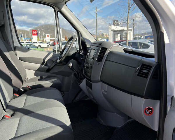 Белый Фольксваген Крафтер, объемом двигателя 0 л и пробегом 233 тыс. км за 15700 $, фото 19 на Automoto.ua