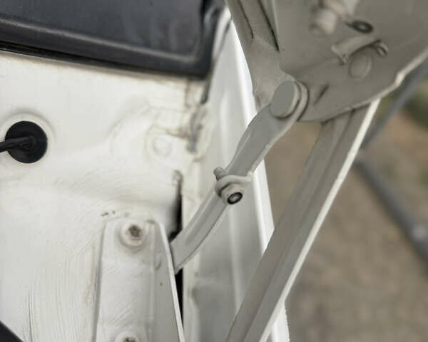 Белый Фольксваген Крафтер, объемом двигателя 0 л и пробегом 289 тыс. км за 15500 $, фото 25 на Automoto.ua