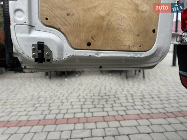 Белый Фольксваген Крафтер, объемом двигателя 1.97 л и пробегом 350 тыс. км за 13650 $, фото 22 на Automoto.ua