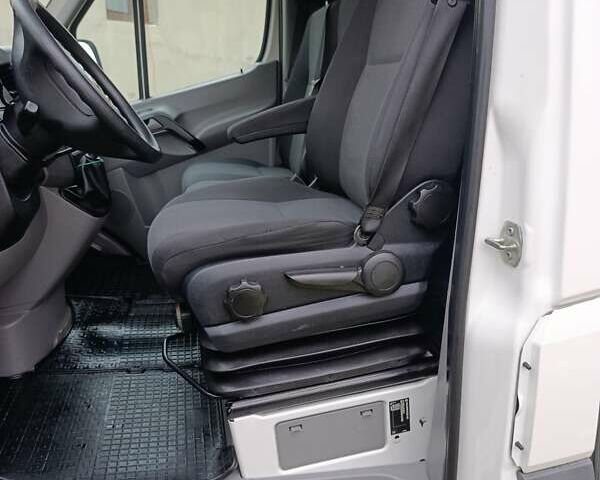 Белый Фольксваген Крафтер, объемом двигателя 1.97 л и пробегом 257 тыс. км за 18500 $, фото 14 на Automoto.ua