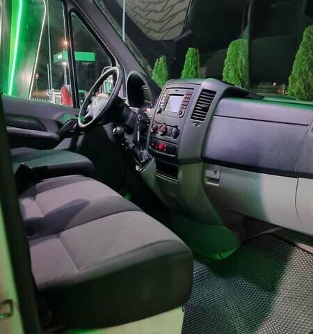 Белый Фольксваген Крафтер, объемом двигателя 1.97 л и пробегом 468 тыс. км за 14200 $, фото 8 на Automoto.ua