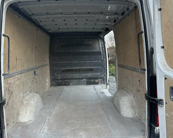 Белый Фольксваген Крафтер, объемом двигателя 1.97 л и пробегом 290 тыс. км за 13500 $, фото 11 на Automoto.ua