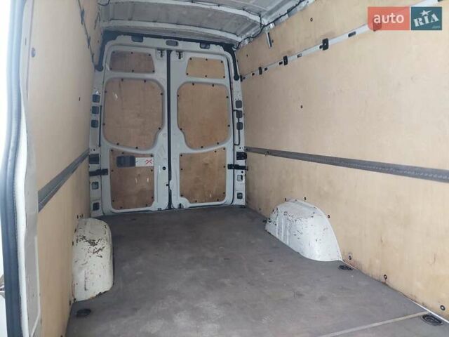 Білий Фольксваген Крафтєр, об'ємом двигуна 2 л та пробігом 276 тис. км за 16500 $, фото 10 на Automoto.ua