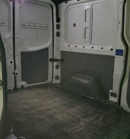 Белый Фольксваген Крафтер, объемом двигателя 1.97 л и пробегом 468 тыс. км за 14200 $, фото 10 на Automoto.ua