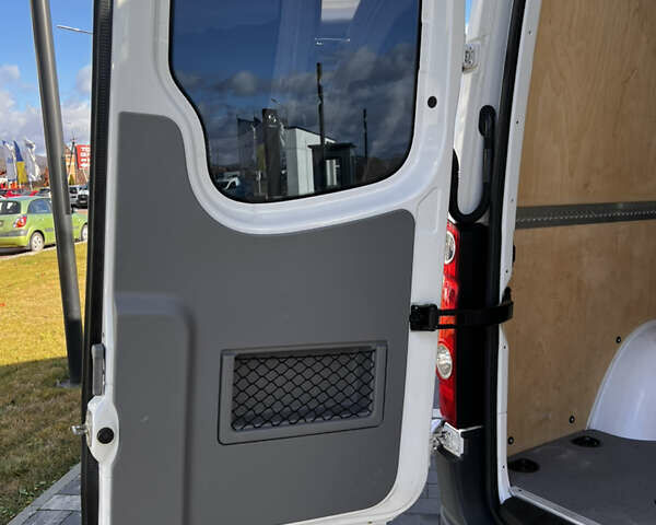 Белый Фольксваген Крафтер, объемом двигателя 0 л и пробегом 233 тыс. км за 15700 $, фото 10 на Automoto.ua