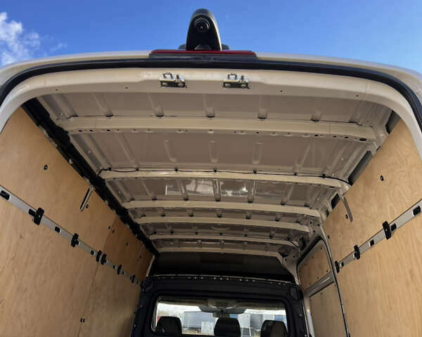 Белый Фольксваген Крафтер, объемом двигателя 0 л и пробегом 233 тыс. км за 15700 $, фото 12 на Automoto.ua