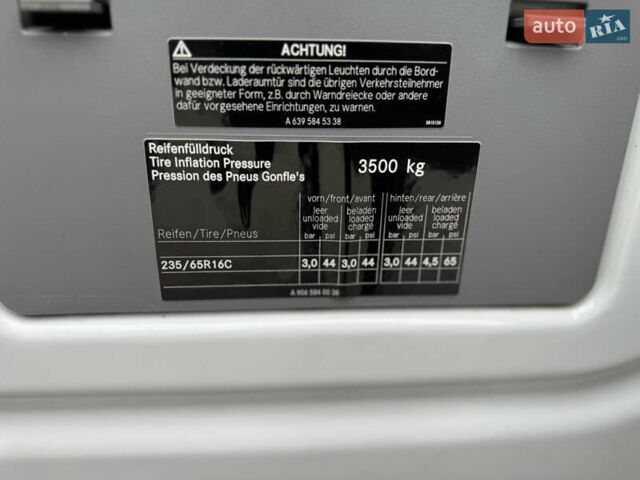 Белый Фольксваген Крафтер, объемом двигателя 1.97 л и пробегом 350 тыс. км за 13650 $, фото 10 на Automoto.ua