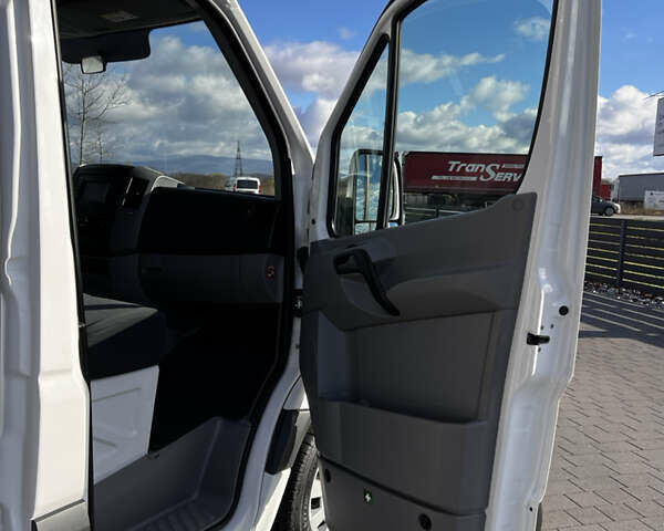 Белый Фольксваген Крафтер, объемом двигателя 0 л и пробегом 233 тыс. км за 15700 $, фото 18 на Automoto.ua