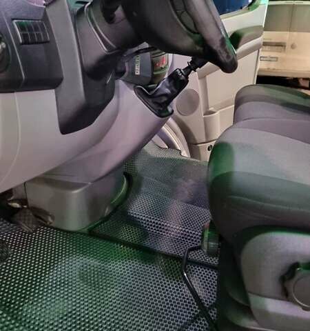 Белый Фольксваген Крафтер, объемом двигателя 1.97 л и пробегом 468 тыс. км за 14200 $, фото 18 на Automoto.ua