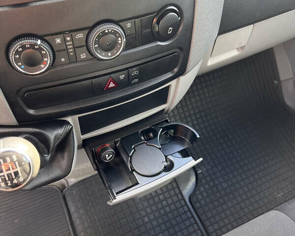 Белый Фольксваген Крафтер, объемом двигателя 0 л и пробегом 233 тыс. км за 15700 $, фото 30 на Automoto.ua