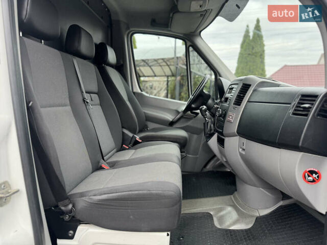 Белый Фольксваген Крафтер, объемом двигателя 1.97 л и пробегом 350 тыс. км за 13650 $, фото 15 на Automoto.ua