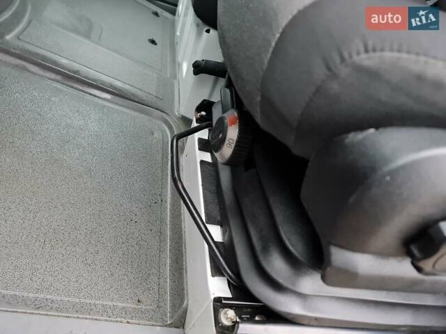 Білий Фольксваген Крафтєр, об'ємом двигуна 2 л та пробігом 264 тис. км за 18950 $, фото 11 на Automoto.ua