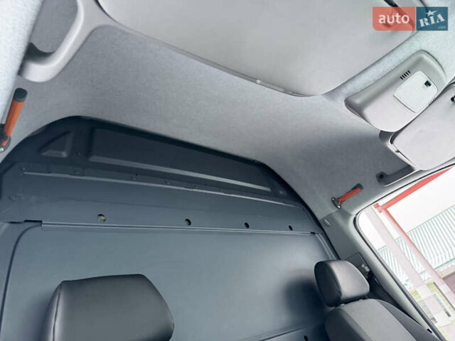 Белый Фольксваген Крафтер, объемом двигателя 2 л и пробегом 287 тыс. км за 16900 $, фото 42 на Automoto.ua