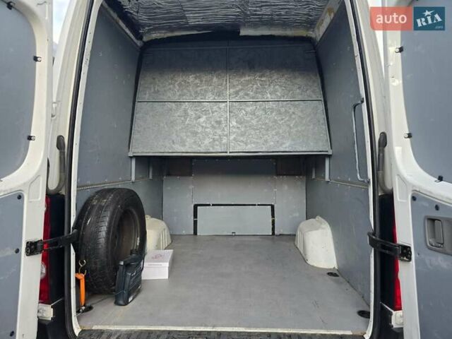 Белый Фольксваген Крафтер, объемом двигателя 1.97 л и пробегом 360 тыс. км за 21000 $, фото 7 на Automoto.ua