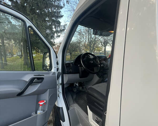 Белый Фольксваген Крафтер, объемом двигателя 1.97 л и пробегом 272 тыс. км за 17000 $, фото 19 на Automoto.ua