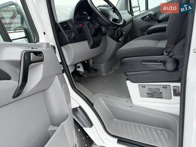 Белый Фольксваген Крафтер, объемом двигателя 2 л и пробегом 287 тыс. км за 16900 $, фото 24 на Automoto.ua