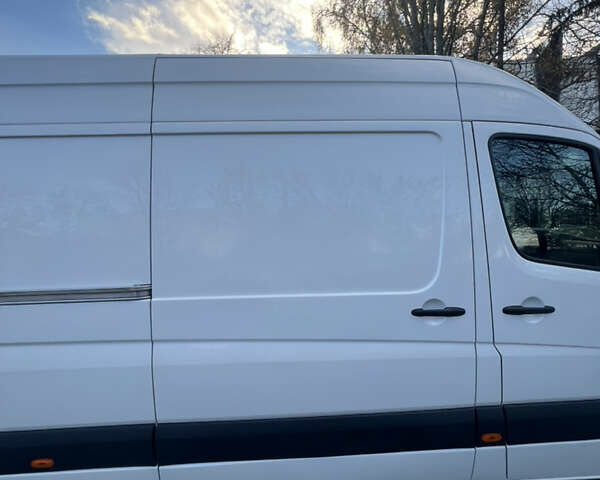 Білий Фольксваген Крафтєр, об'ємом двигуна 1.97 л та пробігом 272 тис. км за 17800 $, фото 3 на Automoto.ua