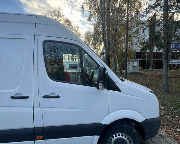 Белый Фольксваген Крафтер, объемом двигателя 1.97 л и пробегом 272 тыс. км за 17000 $, фото 2 на Automoto.ua