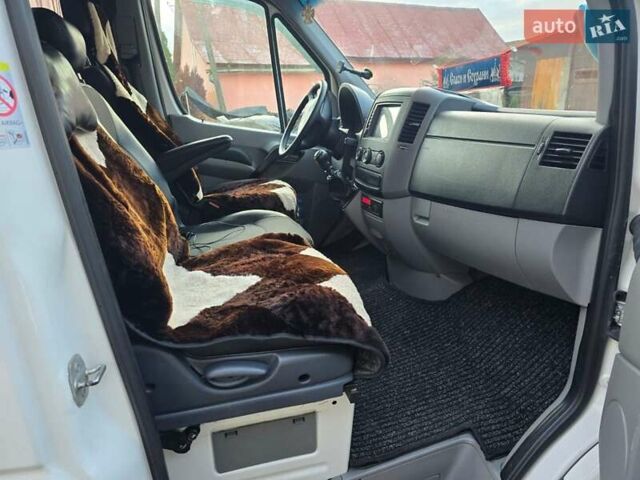 Белый Фольксваген Крафтер, объемом двигателя 1.97 л и пробегом 360 тыс. км за 21000 $, фото 8 на Automoto.ua