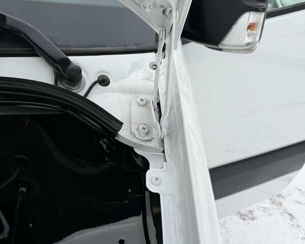 Белый Фольксваген Крафтер, объемом двигателя 2 л и пробегом 287 тыс. км за 16900 $, фото 68 на Automoto.ua