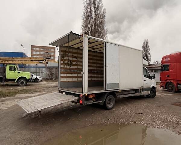 Белый Фольксваген Крафтер, объемом двигателя 1.97 л и пробегом 360 тыс. км за 16000 $, фото 6 на Automoto.ua