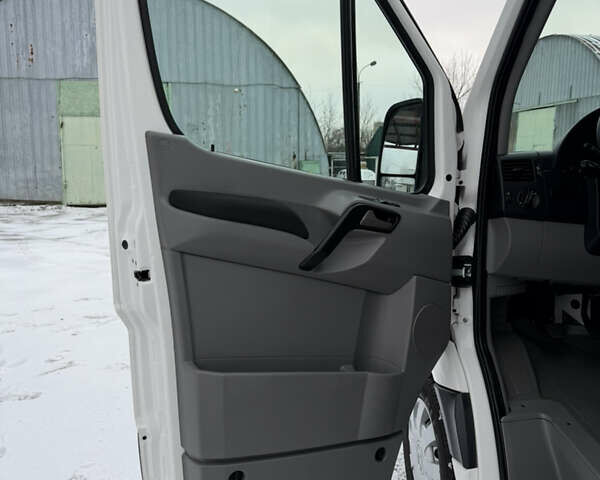 Белый Фольксваген Крафтер, объемом двигателя 2 л и пробегом 287 тыс. км за 16900 $, фото 22 на Automoto.ua