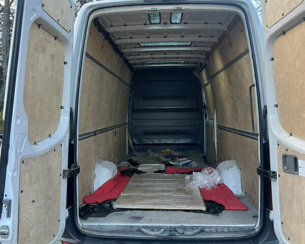 Белый Фольксваген Крафтер, объемом двигателя 1.97 л и пробегом 272 тыс. км за 17000 $, фото 8 на Automoto.ua