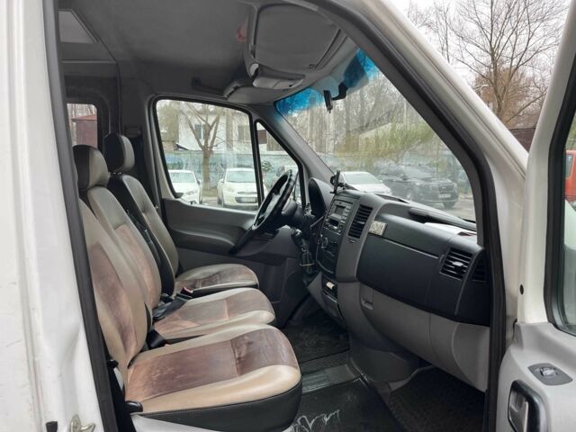 Белый Фольксваген Крафтер, объемом двигателя 2 л и пробегом 275 тыс. км за 14500 $, фото 16 на Automoto.ua