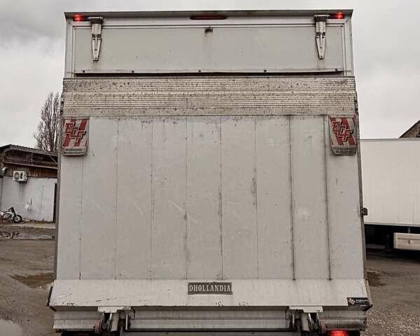 Белый Фольксваген Крафтер, объемом двигателя 1.97 л и пробегом 360 тыс. км за 16000 $, фото 3 на Automoto.ua