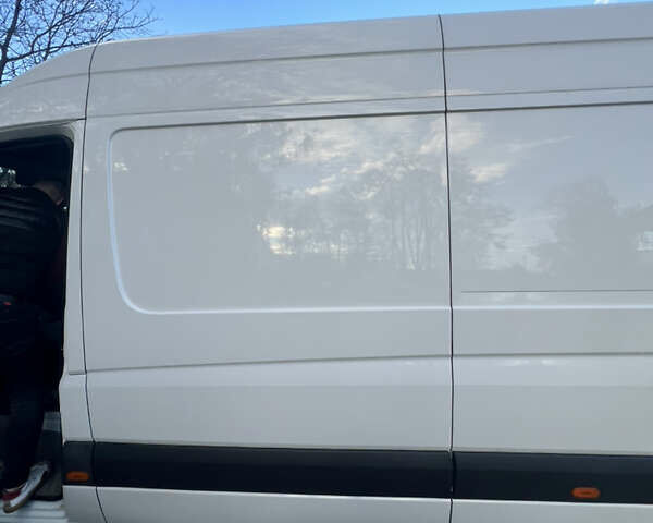 Белый Фольксваген Крафтер, объемом двигателя 1.97 л и пробегом 272 тыс. км за 17000 $, фото 12 на Automoto.ua