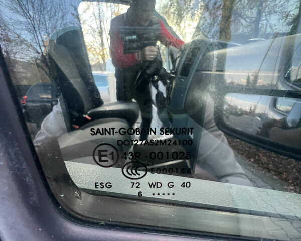 Белый Фольксваген Крафтер, объемом двигателя 1.97 л и пробегом 272 тыс. км за 17000 $, фото 17 на Automoto.ua