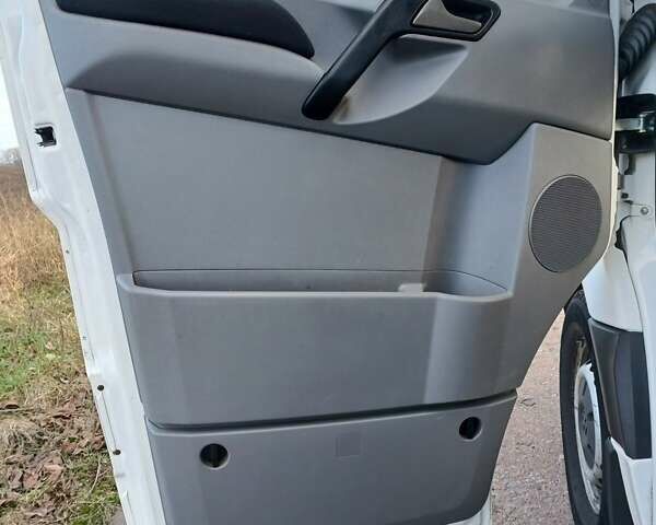 Белый Фольксваген Крафтер, объемом двигателя 1.97 л и пробегом 344 тыс. км за 19000 $, фото 14 на Automoto.ua