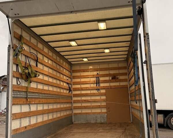 Белый Фольксваген Крафтер, объемом двигателя 1.97 л и пробегом 360 тыс. км за 16000 $, фото 4 на Automoto.ua