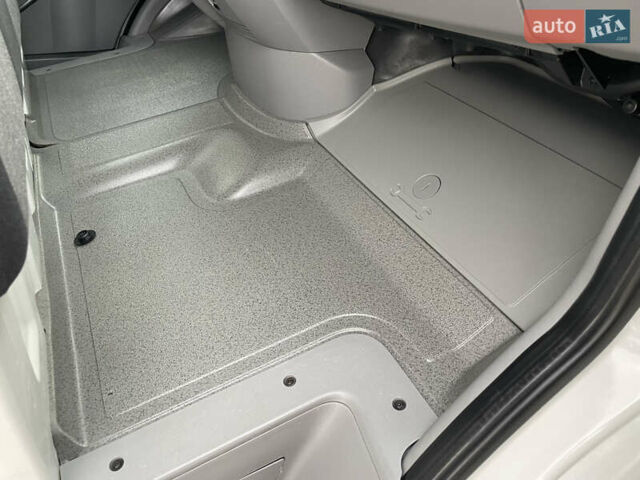 Белый Фольксваген Крафтер, объемом двигателя 2 л и пробегом 119 тыс. км за 22999 $, фото 63 на Automoto.ua