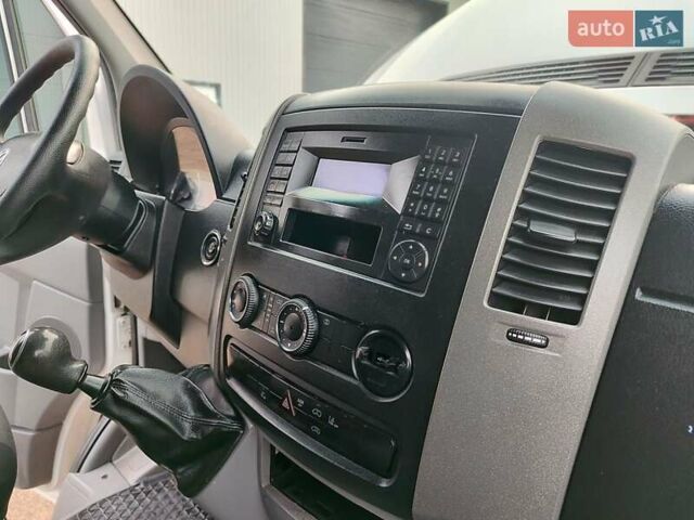 Белый Фольксваген Крафтер, объемом двигателя 2 л и пробегом 260 тыс. км за 21500 $, фото 18 на Automoto.ua