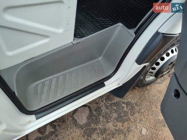 Белый Фольксваген Крафтер, объемом двигателя 2 л и пробегом 260 тыс. км за 21500 $, фото 17 на Automoto.ua