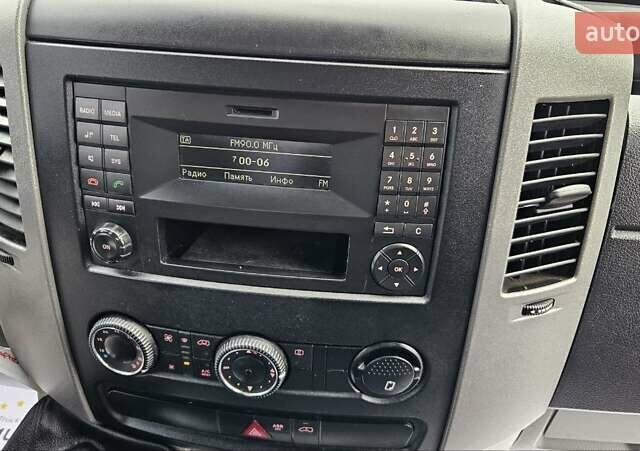 Білий Фольксваген Крафтєр, об'ємом двигуна 2 л та пробігом 181 тис. км за 17800 $, фото 33 на Automoto.ua