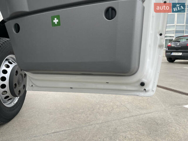 Белый Фольксваген Крафтер, объемом двигателя 2 л и пробегом 119 тыс. км за 22999 $, фото 66 на Automoto.ua